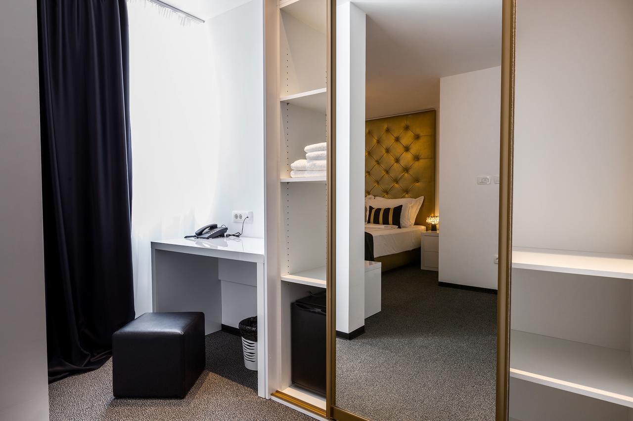B Gold Luxury Rooms B&B Σπλιτ Εξωτερικό φωτογραφία